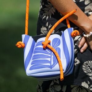 Las olitas bucket bag: Blue and Orange Crossbody Bag